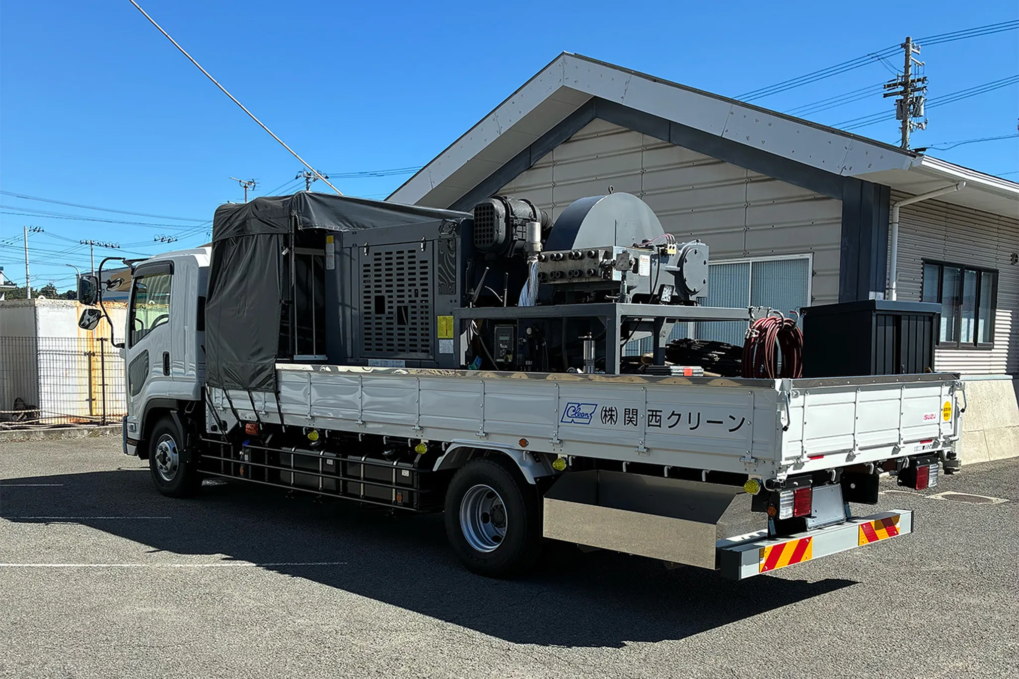 機器の高水圧洗浄清掃業